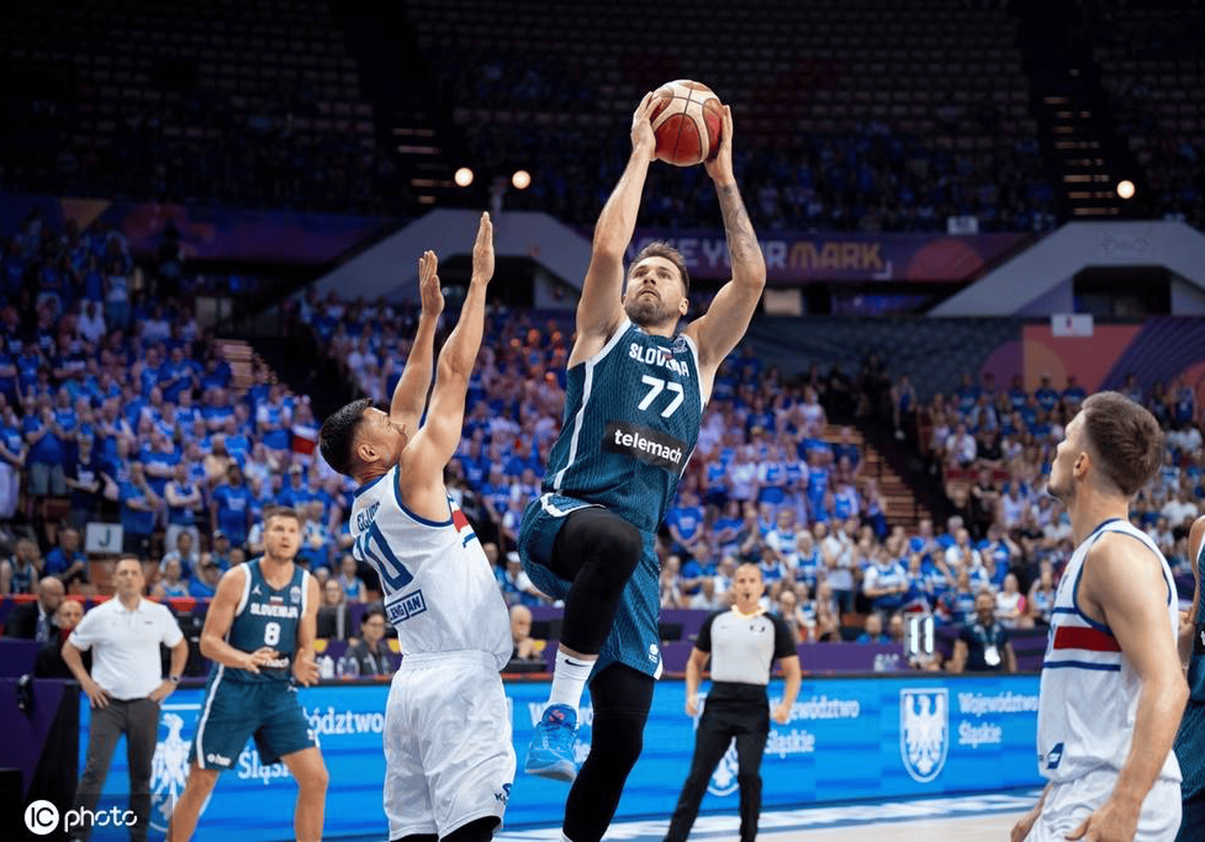 亚博体育-关于东契奇关键节点比分优势明显,公牛带队取胜!的信息