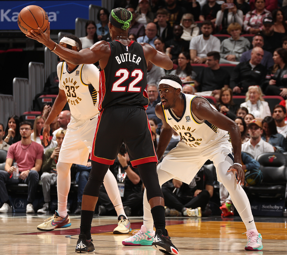 亚博体育-巴特勒回归赛场，出色防守首场状态亮眼，切尔西观众沸腾！的简单介绍